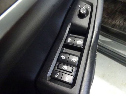 Certified 2023 Jeep Grand Cherokee Limited w/ Black Appearance Package AWD/4WD image 10