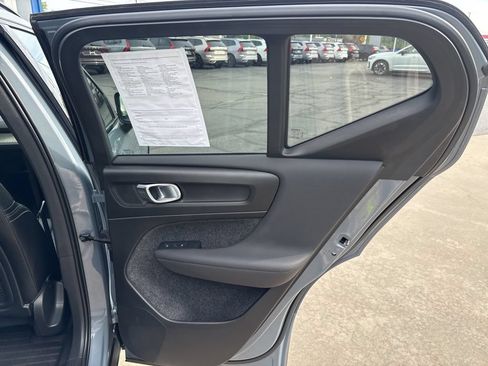 Certified 2023 Volvo XC40 B5 Ultimate w/ Protection Package Premier AWD/4WD image 38