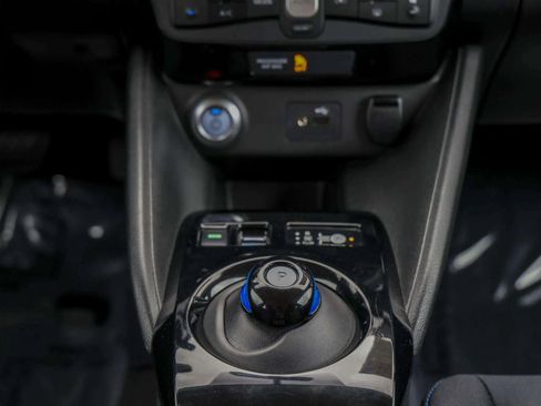 Used 2018 Nissan Leaf SV image 20