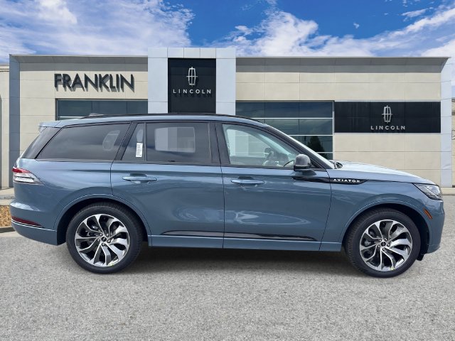 New 2026 Lincoln Aviator 2WD w/ Jet Appearance Package image 8