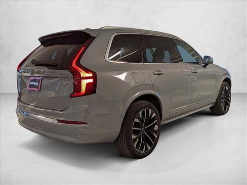 New 2026 Volvo XC90 T8 Ultra image 2