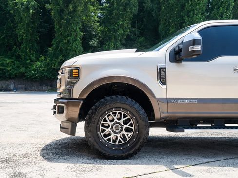 Used 2017 Ford F250 Lariat w/ Chrome Package AWD/4WD image 3
