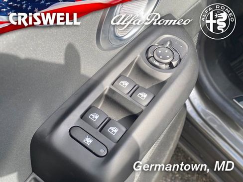 New 2024 Alfa Romeo Tonale Veloce image 17