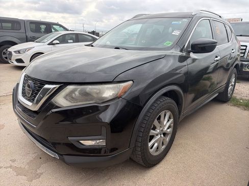 Used 2018 Nissan Rogue SV image 1
