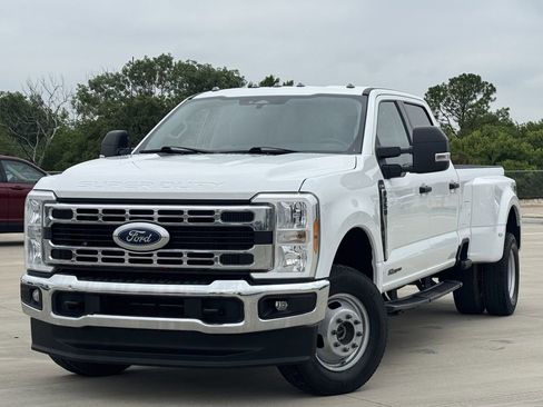Used 2024 Ford F350 XLT w/ FX4 Off-Road Package AWD/4WD image 2