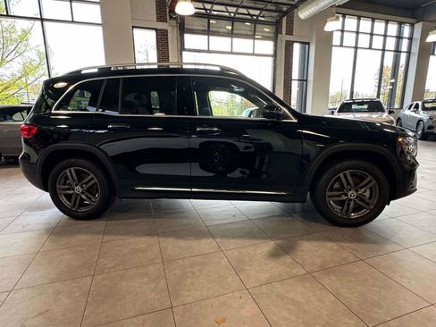 Used 2025 Mercedes-Benz GLB 250 4MATIC image 5