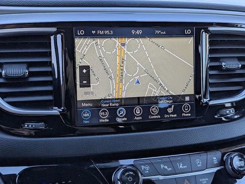 Used 2019 Chrysler Pacifica Touring-L Plus w/ Advanced Safetytec Group image 32