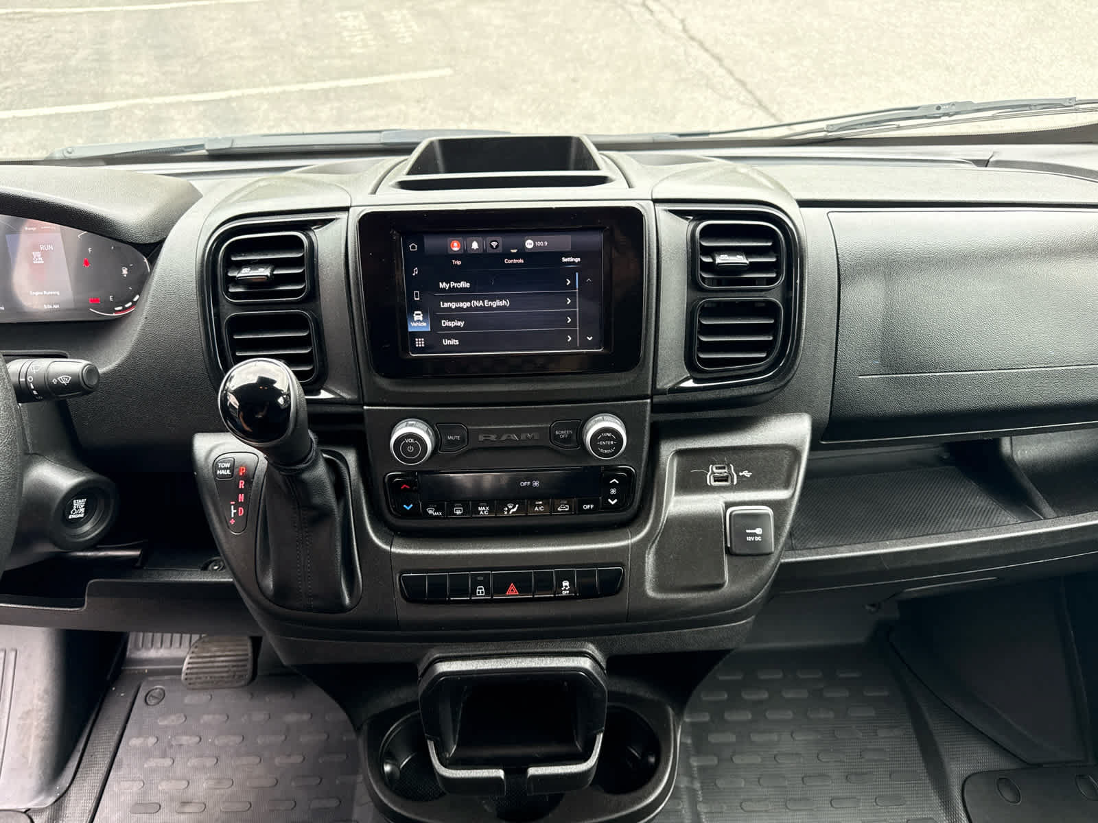 Used 2025 RAM ProMaster 2500 w/ U-Haul Equipment Group FWD image 18
