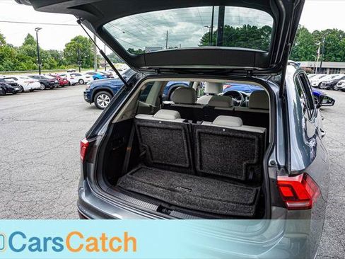 Used 2020 Volkswagen Tiguan SE w/ Panoramic Sunroof Package FWD image 38