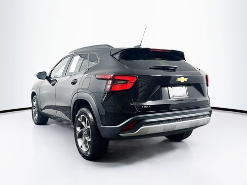 Used 2025 Chevrolet Trax LT image 5