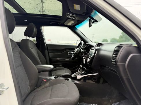 Used 2014 Kia Soul ! w/ Sun & Sound Package FWD image 20