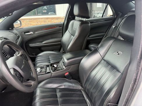 Used 2023 Chrysler 300 S RWD image 2