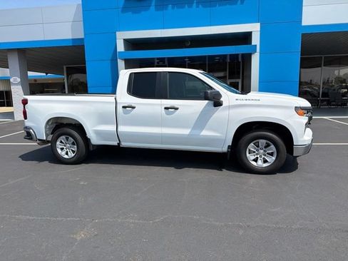 Used 2025 Chevrolet Silverado 1500 W/T w/ WT Value Package RWD image 3