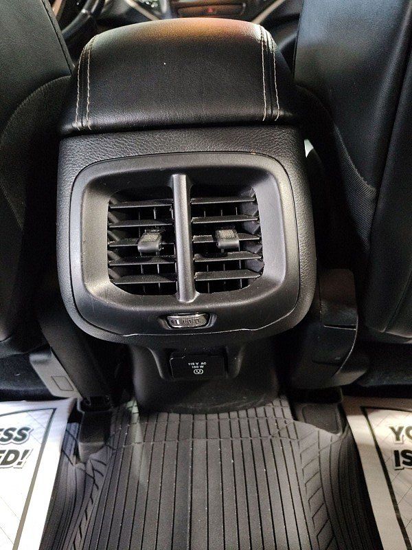 Used 2017 Jeep Cherokee Limited AWD/4WD image 17