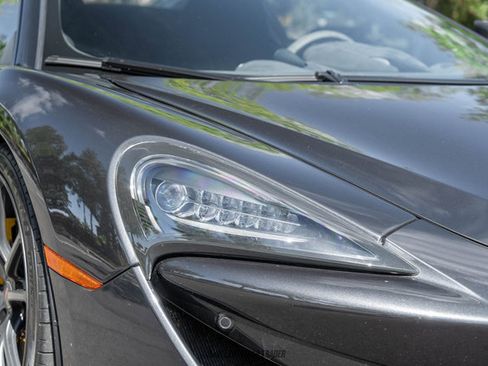 Used 2018 McLaren 570S Spider RWD image 48