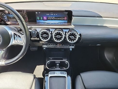 Used 2025 Mercedes-Benz CLA 250 4MATIC image 17