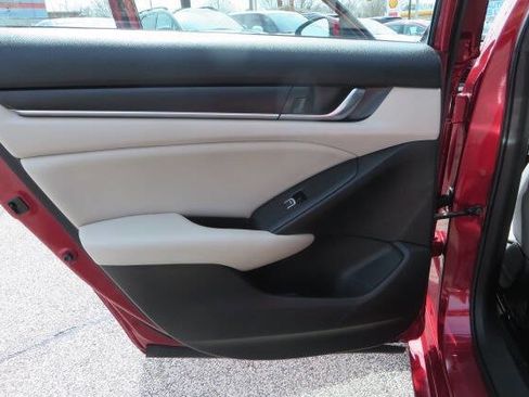 Used 2019 Honda Accord Hybrid image 10