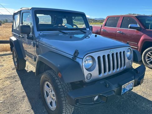 Used 2015 Jeep Wrangler Sport AWD/4WD image 2