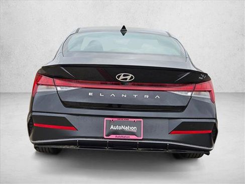 New 2026 Hyundai Elantra SEL Sport FWD image 8