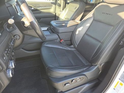 Used 2022 GMC Yukon XL Denali w/ Denali Ultimate Package image 36