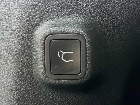 Used 2020 Jeep Cherokee Trailhawk w/ Comfort/Convenience Group AWD/4WD image 30