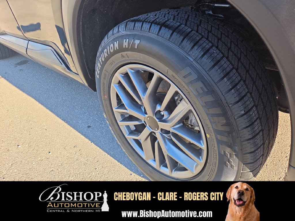 Used 2024 Nissan Rogue S AWD/4WD image 25
