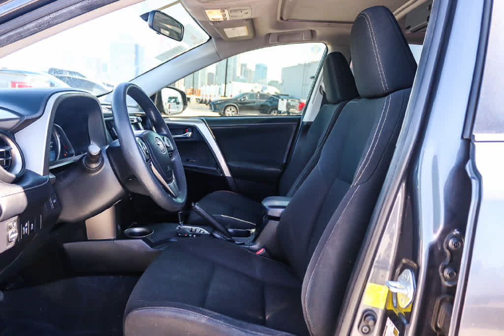 Used 2015 Toyota RAV4 XLE FWD image 16