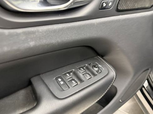 Used 2019 Volvo XC60 T5 Inscription w/ Protection Package image 11