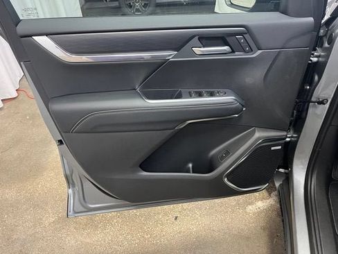New 2026 GMC Acadia Elevation w/ Elevation Premium Package AWD/4WD image 13