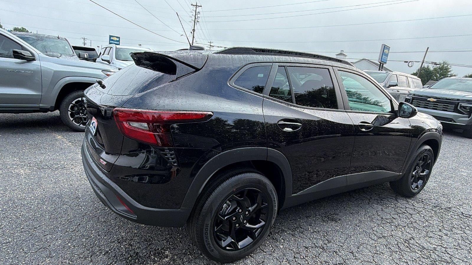 New 2026 Chevrolet Trax LT w/ Driver Confidence Package FWD image 8