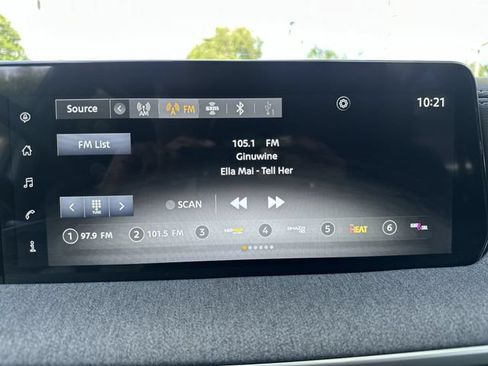 Used 2025 Nissan Kicks SV FWD image 25