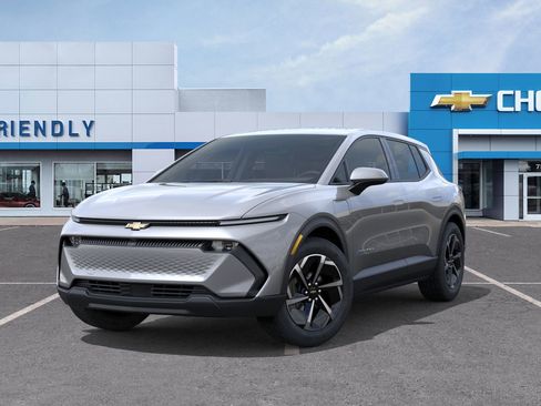 New 2026 Chevrolet Equinox EV LT image 6