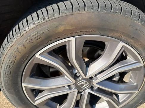 Used 2020 Honda CR-V Touring image 4