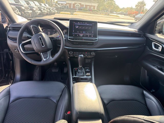Used 2026 Jeep Compass Latitude AWD/4WD image 10