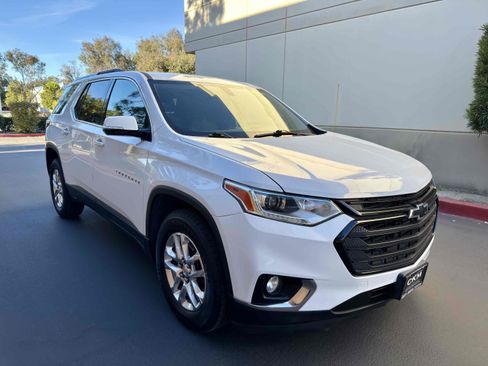 Used 2018 Chevrolet Traverse LT w/ LPO, Black Accent Package image 7