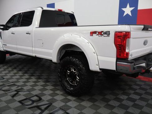 Used 2018 Ford F250 XLT w/ XLT Premium Package AWD/4WD image 11