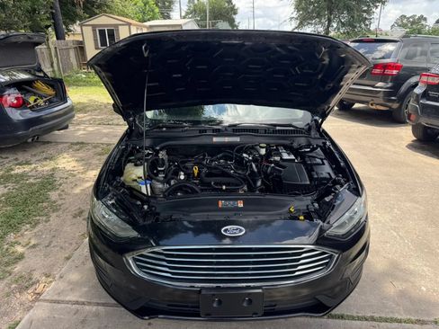 Used 2019 Ford Fusion SE FWD image 10