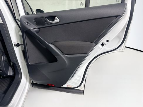 Used 2017 Volkswagen Tiguan S FWD image 28