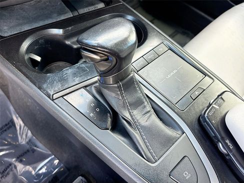 Used 2019 Lexus UX 200 w/ Accessory Package 2 image 16