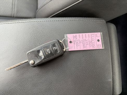 Used 2013 Volkswagen Passat 2.5 SE image 41