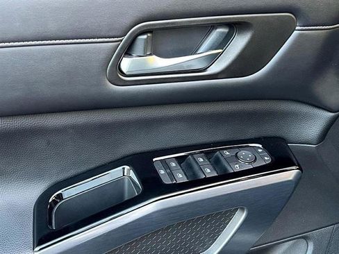 Used 2023 Nissan Pathfinder SL w/ Lighting Package (N92) image 15