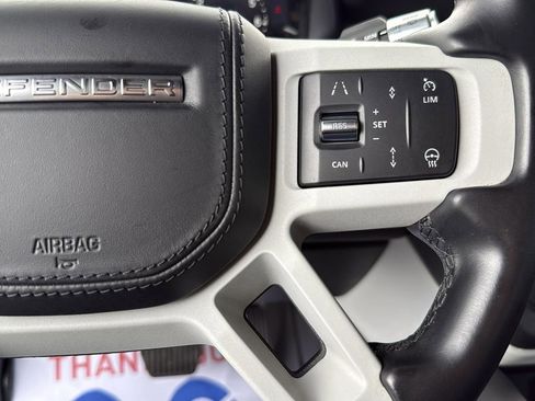 Used 2022 Land Rover Defender 110 XS Edition AWD/4WD image 16