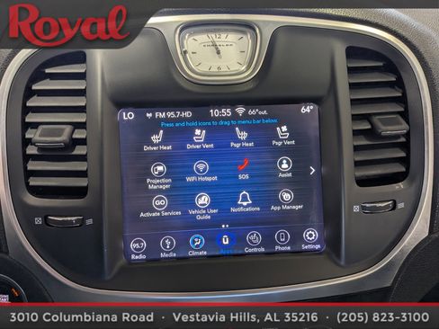 Used 2018 Chrysler 300 Limited image 18