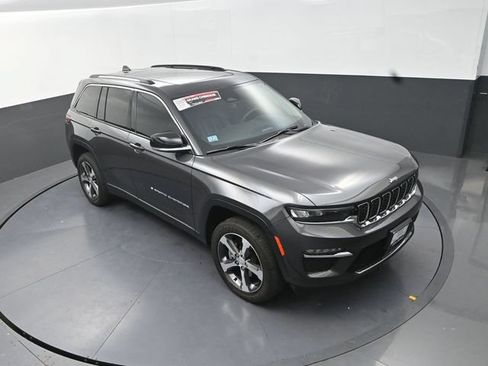 Used 2023 Jeep Grand Cherokee 4WD 4xe image 11