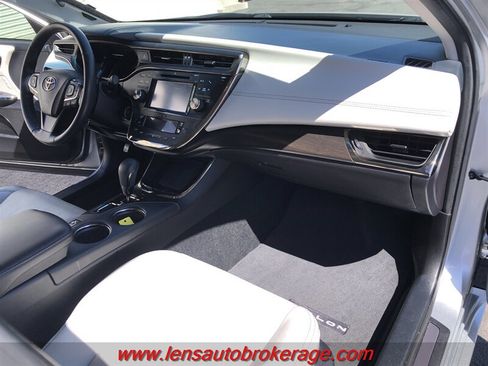 Used 2018 Toyota Avalon Limited w/ Carpet Mat Package FWD image 22