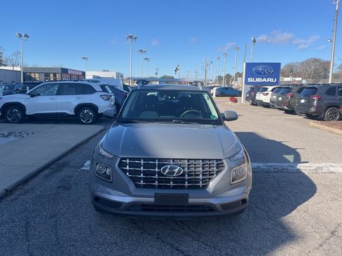 Used 2021 Hyundai Venue SEL image 8