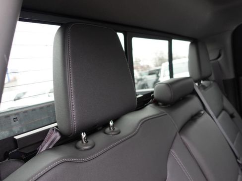 Used 2022 Chevrolet Silverado 1500 LT Trail Boss w/ Convenience Package II image 33