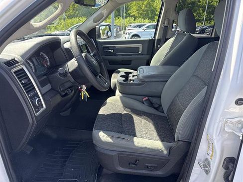 Used 2020 RAM 1500 Classic SLT AWD/4WD image 9