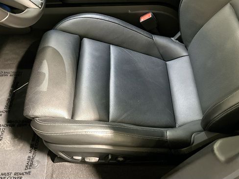 Used 2023 Porsche Taycan w/ Premium Package image 18