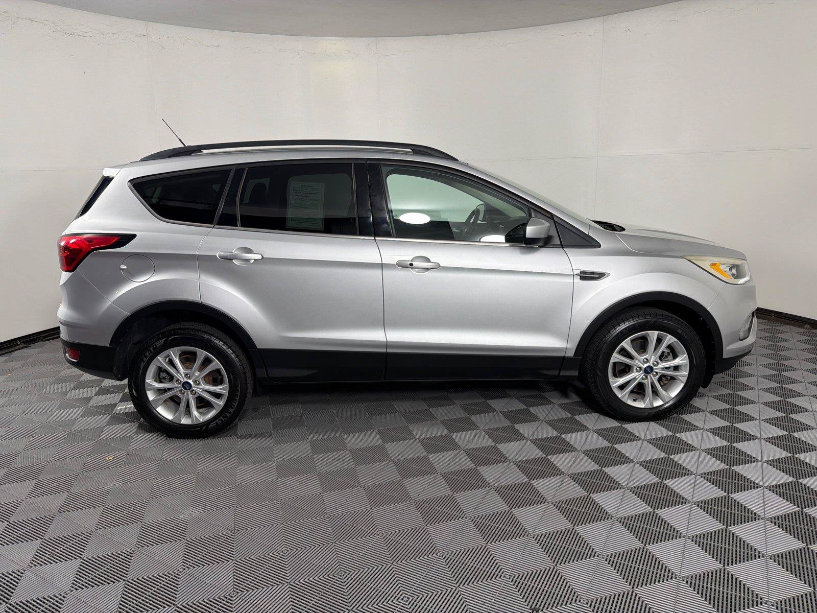 Used 2019 Ford Escape SEL AWD/4WD image 8